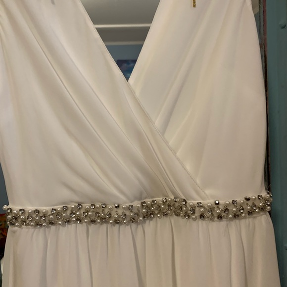 Feel like like a princess!….here’s a dress to help. You add the sparkle💖 - Picture 9 of 10